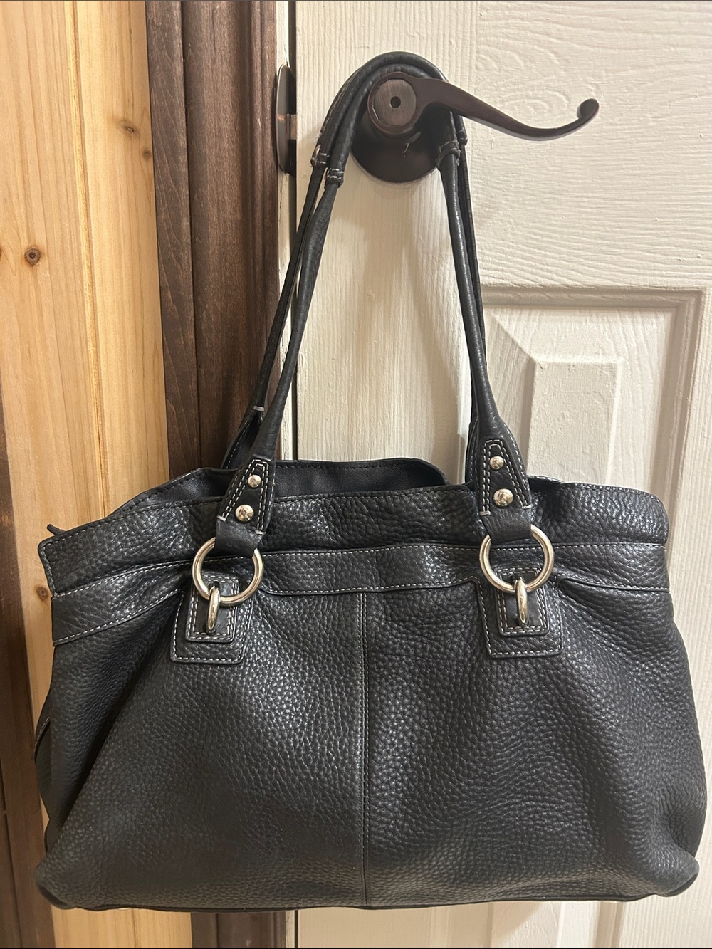 Authentic Coach Penelope Black Pebbled
Leather Carryall Tote Bag - Style F14682 - Picture 4 of 16